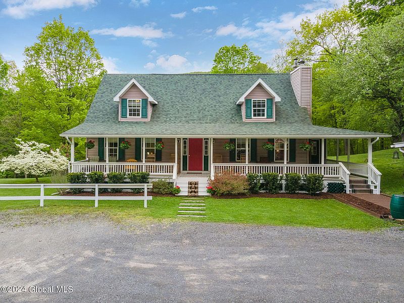 2nd image of 340 Clove Road
