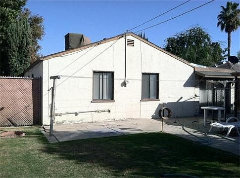 3rd image of 821 S Oleander Ave