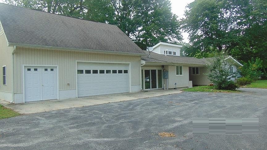 1st image of 127 Breezewood Dr