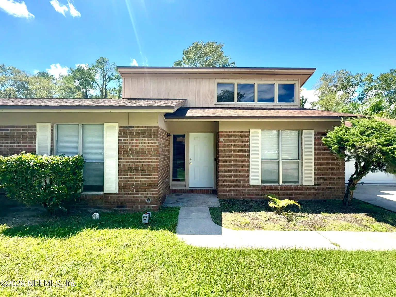 3 bed, 2.0 bath, 1536 sqft, $2,300 — Photo 2