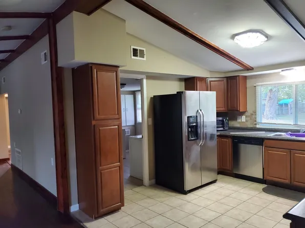 1743 Payson Rd, Walled Lake, MI 48390