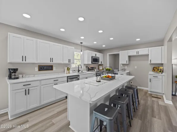 412 Crows Nest Lane, Sneads Ferry, NC 28460