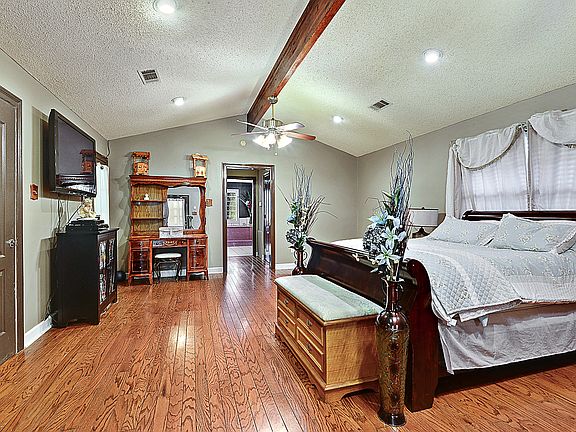 4th image of 10811 Norway Pine Dr