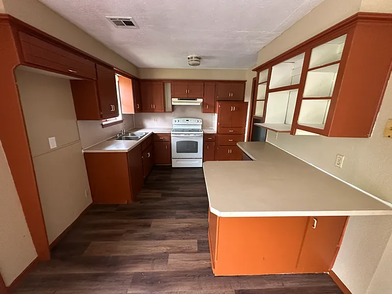 4012 SE 47th St — Photo 3