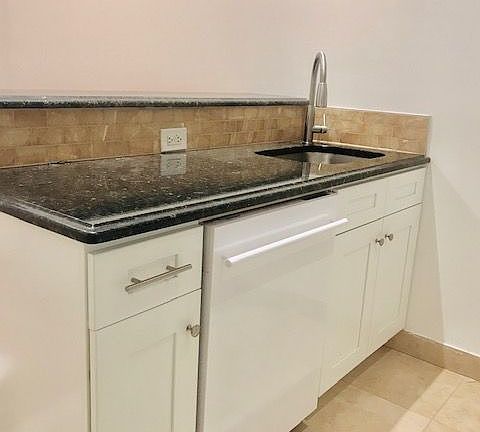 4th image of 510 E 82nd St APT 1B