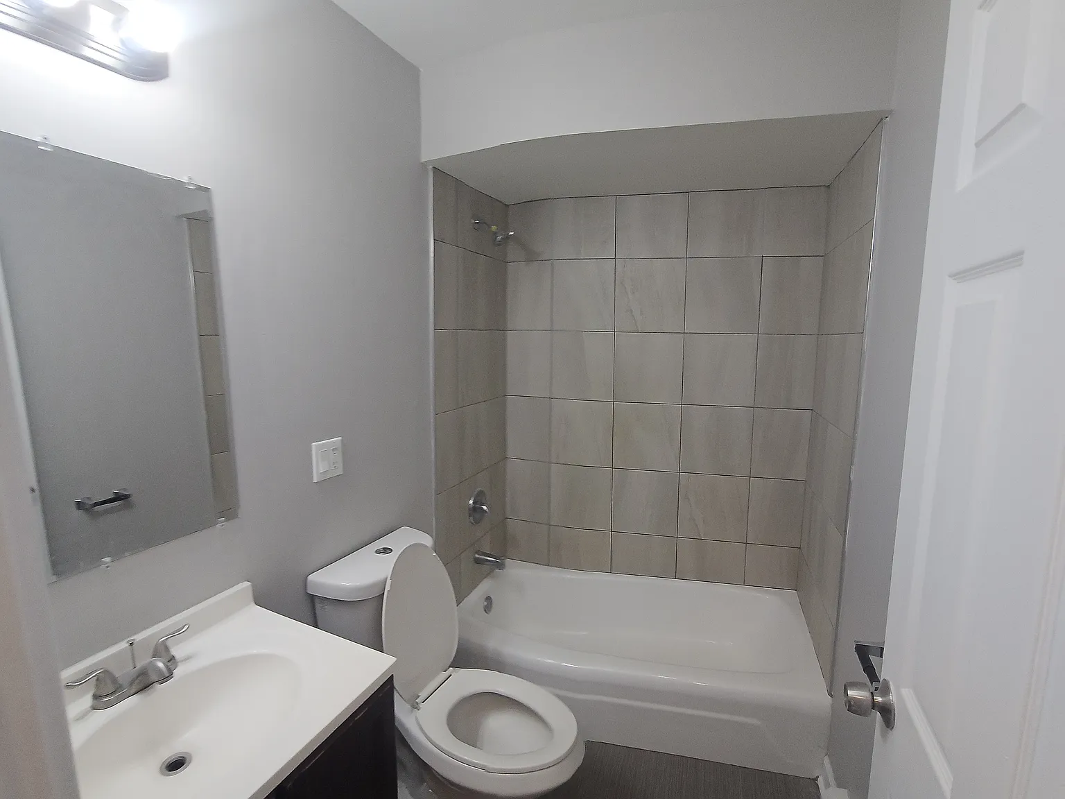 2 bed, 800 sqft, $1,945 — Photo 2