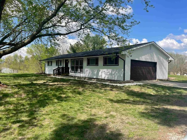 6304 N Blackburn Rd, Petersburg, IN 47567