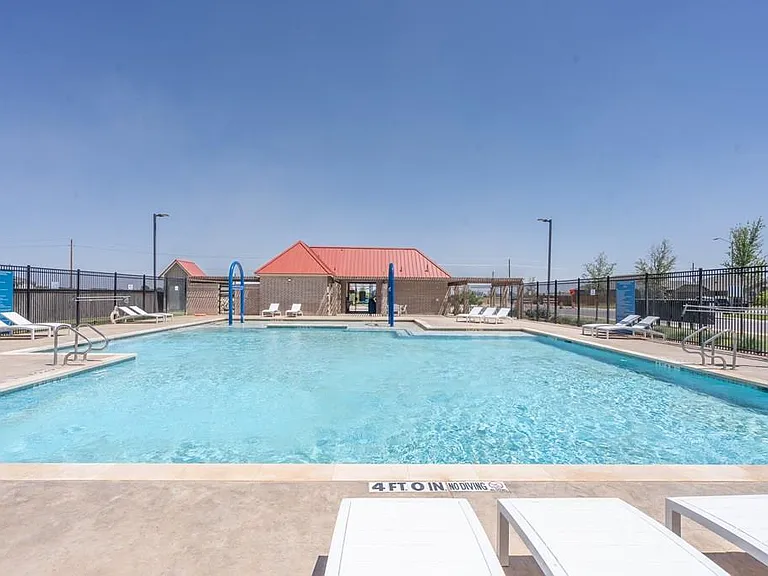 2306 Fortune Dr — Photo 2