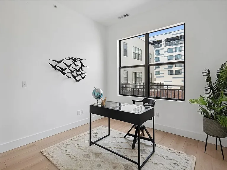 400 E Locust St #213 — Photo 11