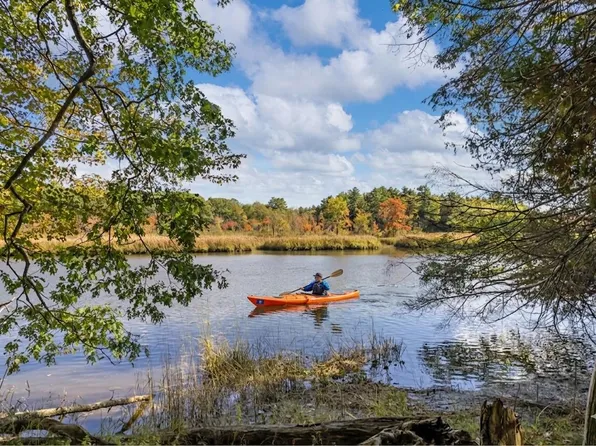 847 Middlesex Road, Topsham, ME 04086