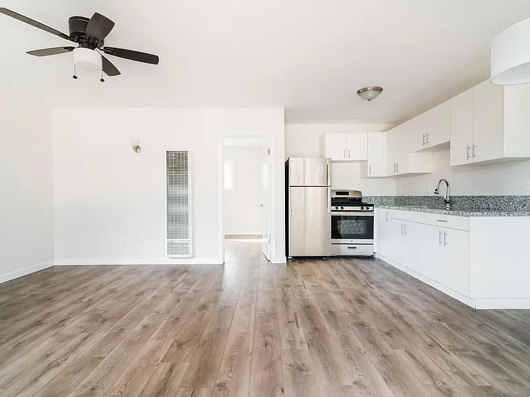 502 S Myers St #4 — Photo 1