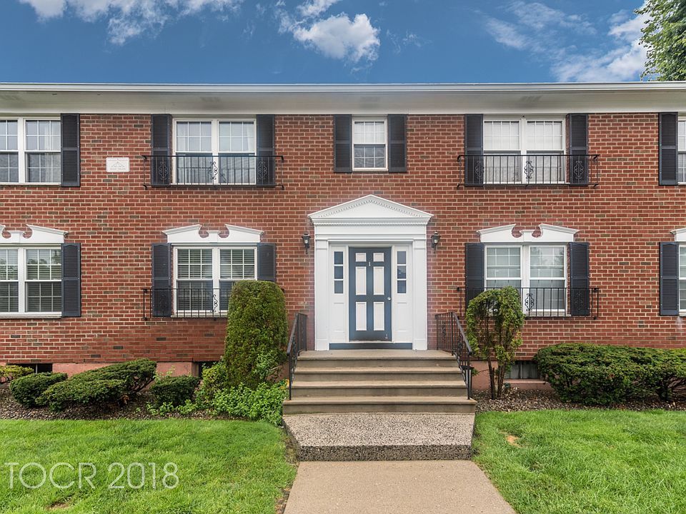 1st image of 1 Somerset Dr