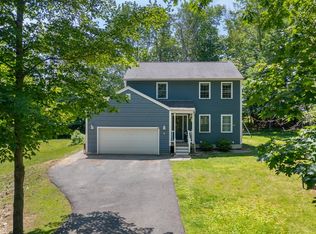 4 Huntington Rd, Blandford, MA 01008