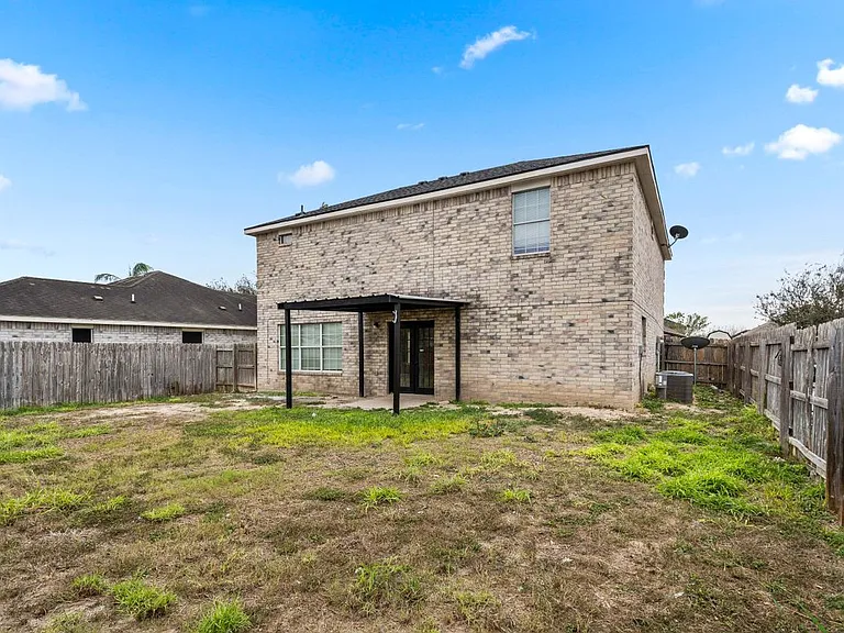 4416 Thunderbird Ave W — Photo 12