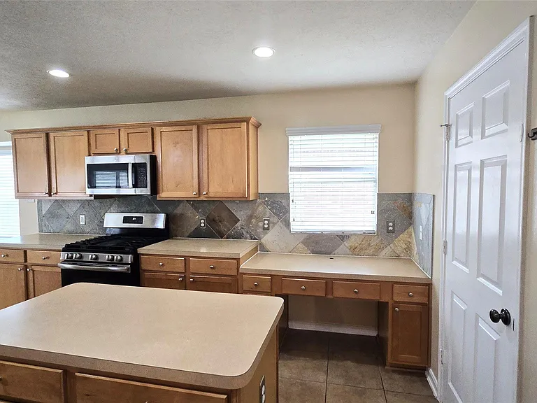 2014 Pinecreek Pass Ln — Photo 11