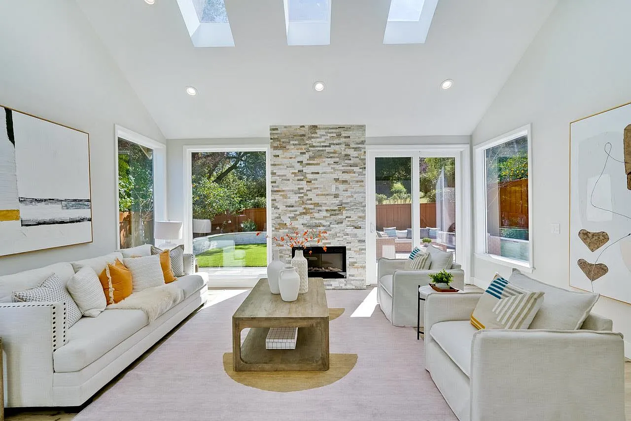 22136 Dean Ct photo 1