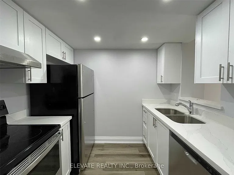 68 Douro St #111 — Photo 9