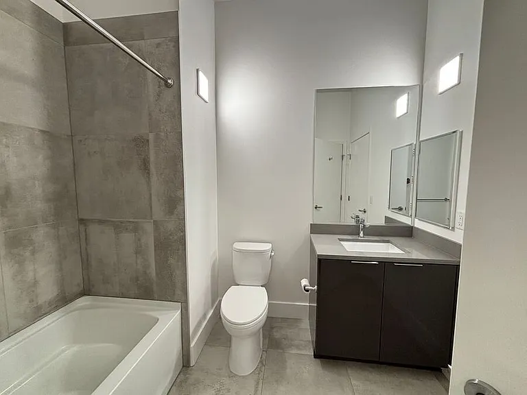 1549 32nd St #106 — Photo 8