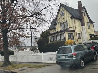 548 Albemarle Rd, Cedarhurst, NY 11516