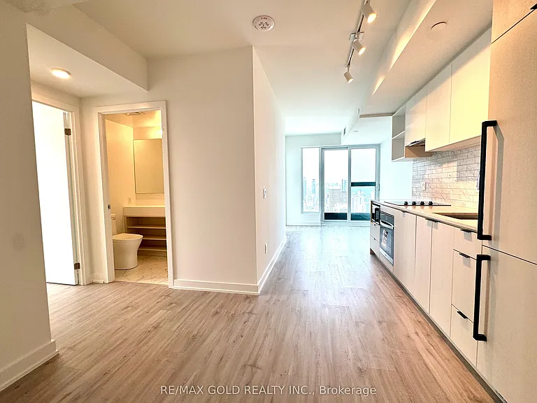 252 Church St #LPH03 — Photo 16