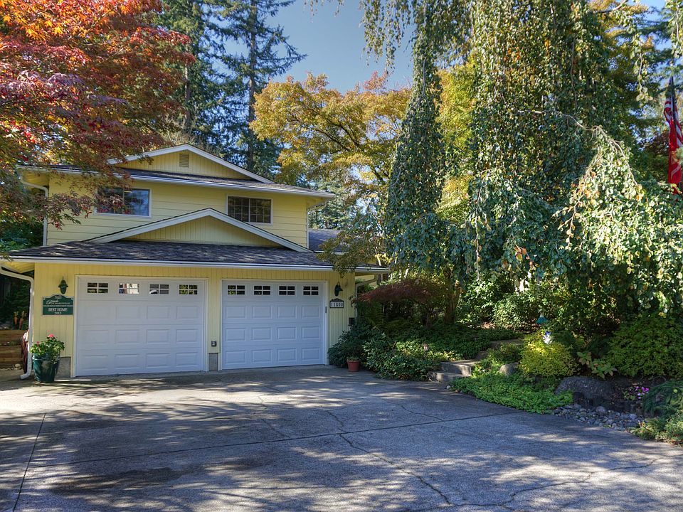 www.LamoureuxRealEstate.com