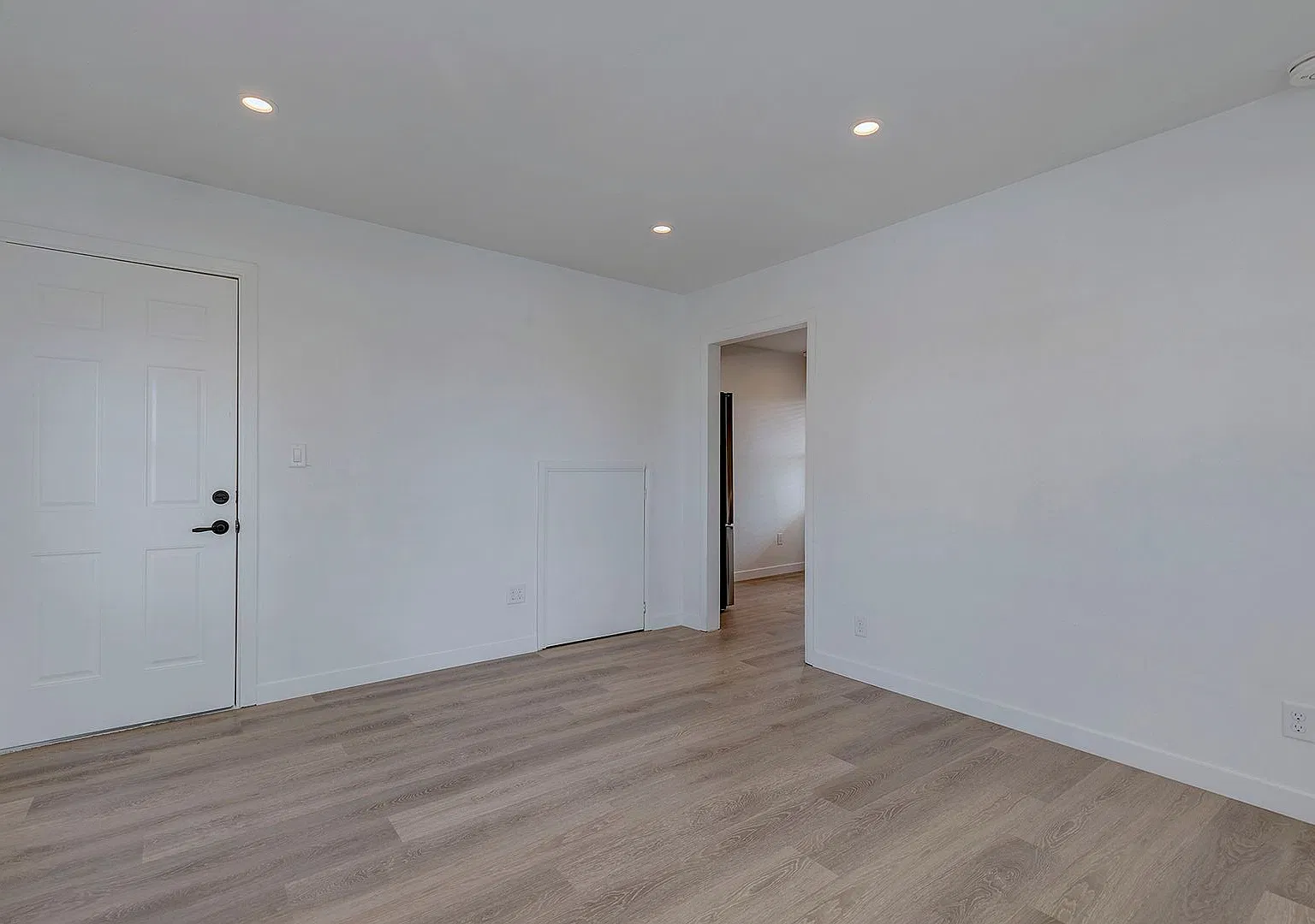 631 A Avenue — Photo 4
