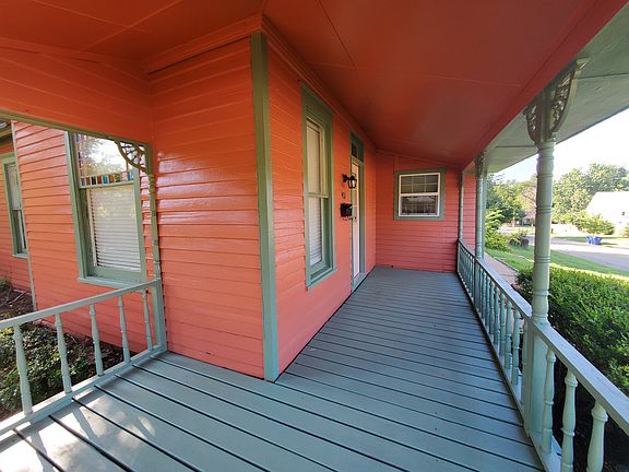 Sitting porch area