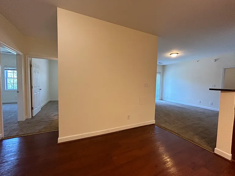 Kendall Square Apartments — Photo 6