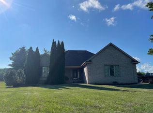 21537 Armada Ridge Rd, Armada, MI 48005