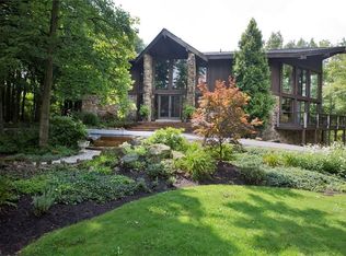 7465 Hunters Hollow Trl, Novelty, OH 44072