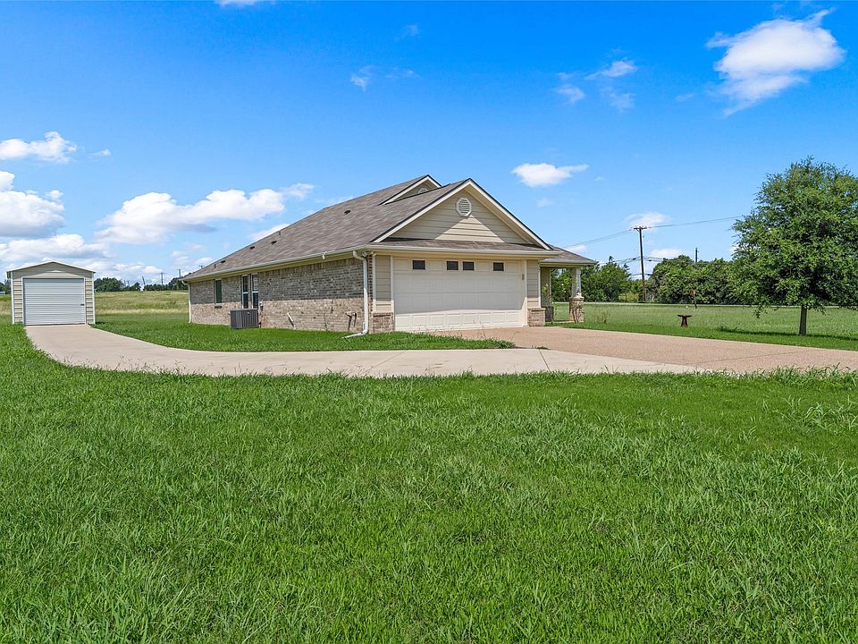 1st image of 637 Hoffmeyer Ln