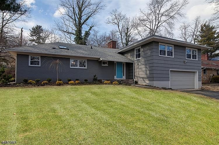 1st image of 53 Hart Dr N