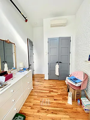 Rented by Zjama Realty Corp | media 10