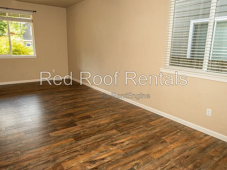 1441 Farina Loop SE — Photo 11