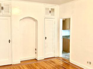 7006 69th St #1R, Ridgewood, NY 11385