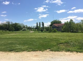 2 Leon Ln, Pittsfield, IL 62363