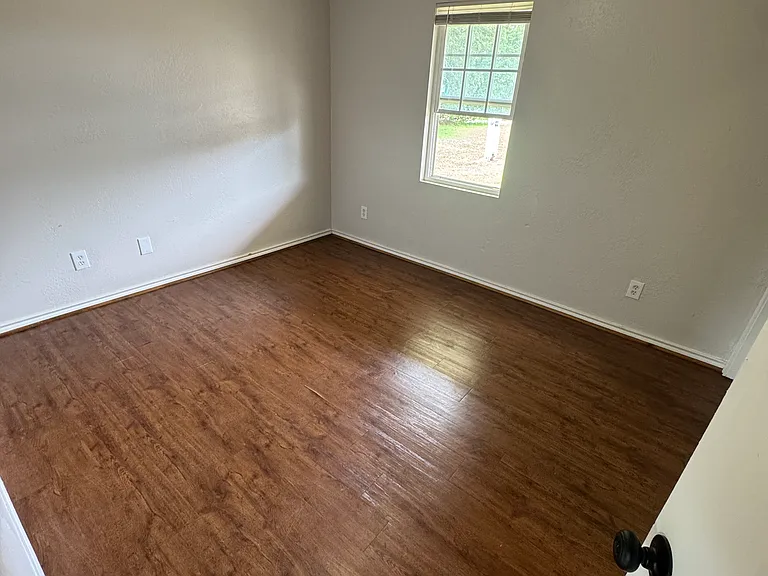 1054 Oak Ln #2 — Photo 6