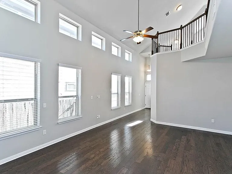 9802 Tanglemede St — Photo 5