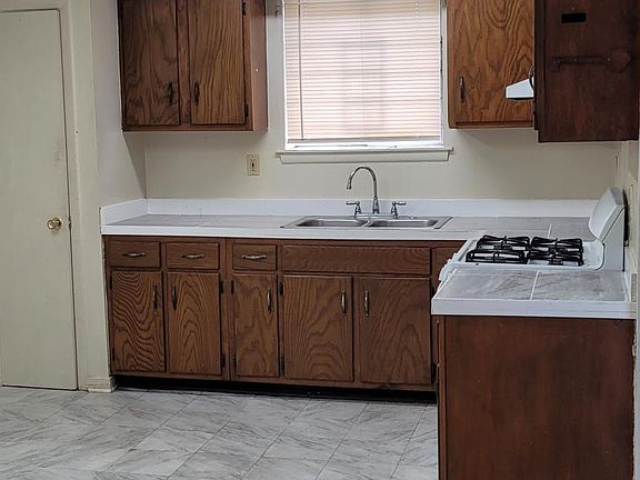 2nd image of 8018 Dorsett Dr