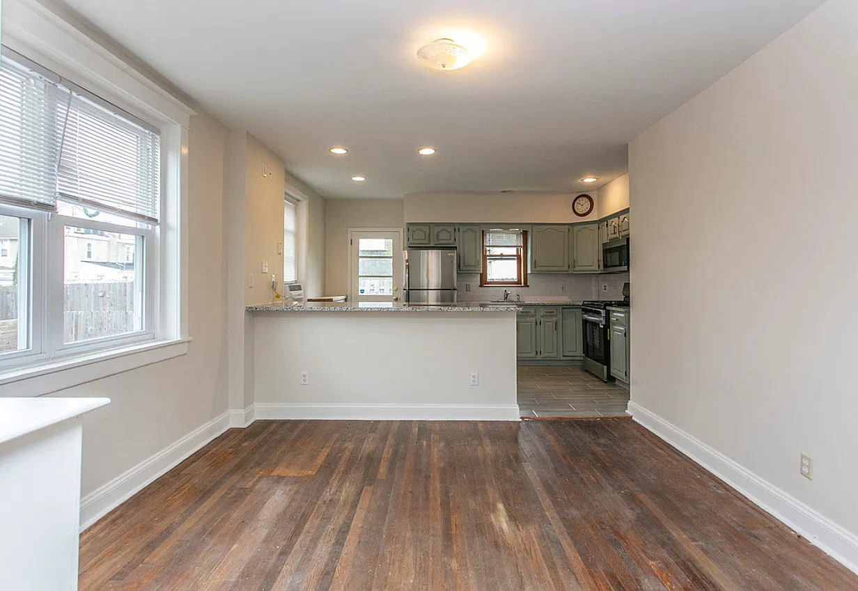 3 bed, 1098 sqft, $4,000 — Photo 4