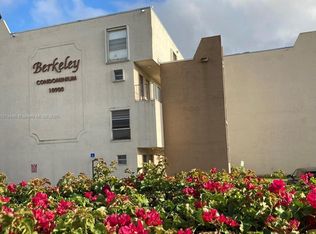 10900 SW 104th St APT 410, Miami, FL 33176