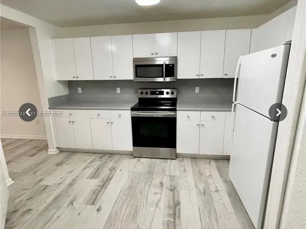 10902 NW 83rd St APT 219, Doral, FL 33178