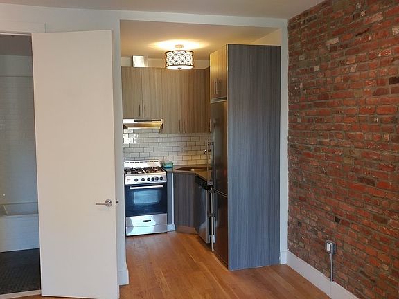 3rd image of 808 Dean St