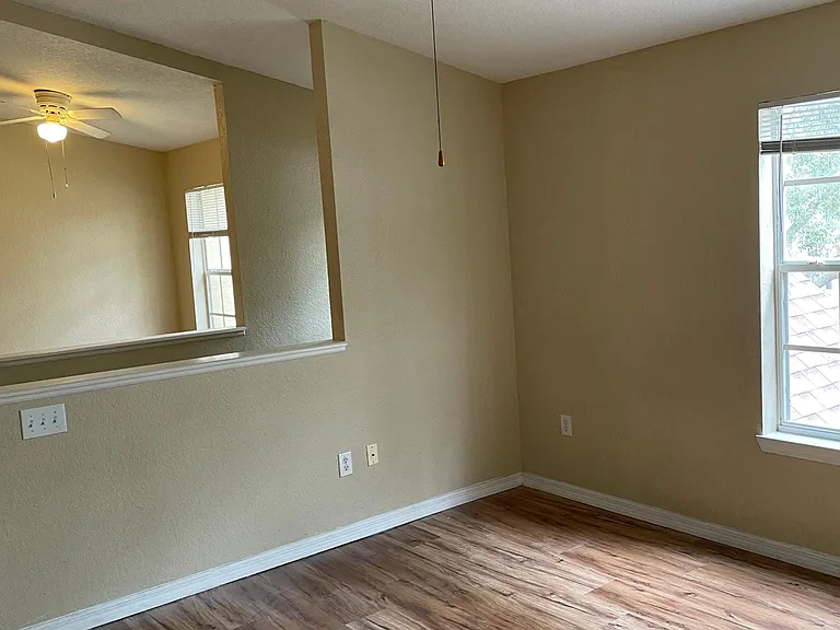 823 Grand Regency Point #202 — Photo 35
