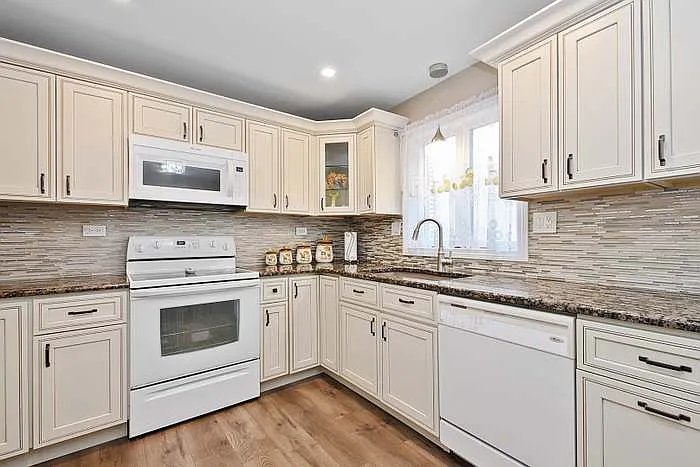8604 W 95th Pl #202 — Photo 7
