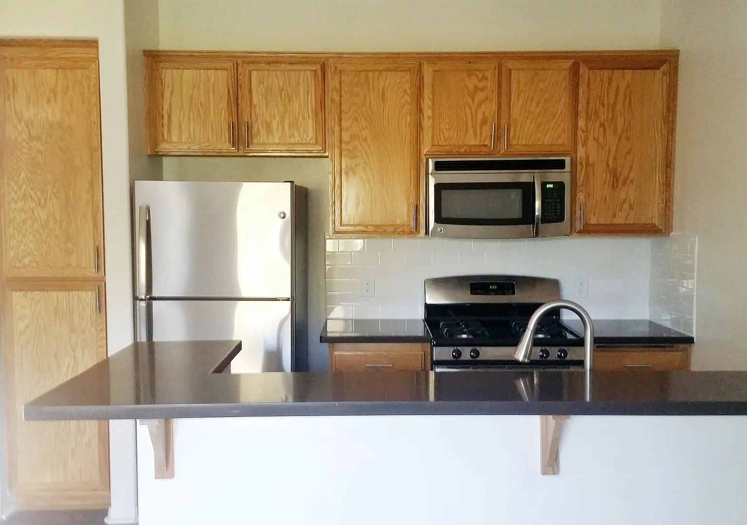 251 Robinson Street — Photo 4
