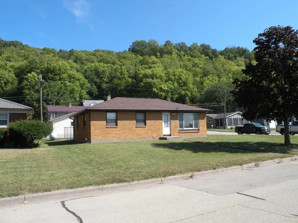 1041 East Dewey Street, Cassville, WI 53806