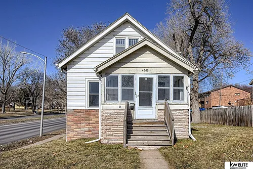 4542 Franklin St Photo 1