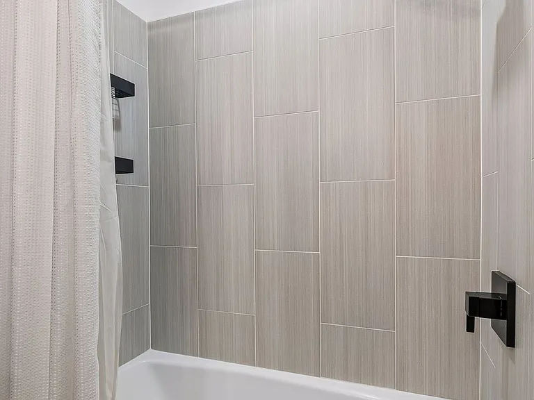 2831 Kenwood Isles Dr — Photo 24