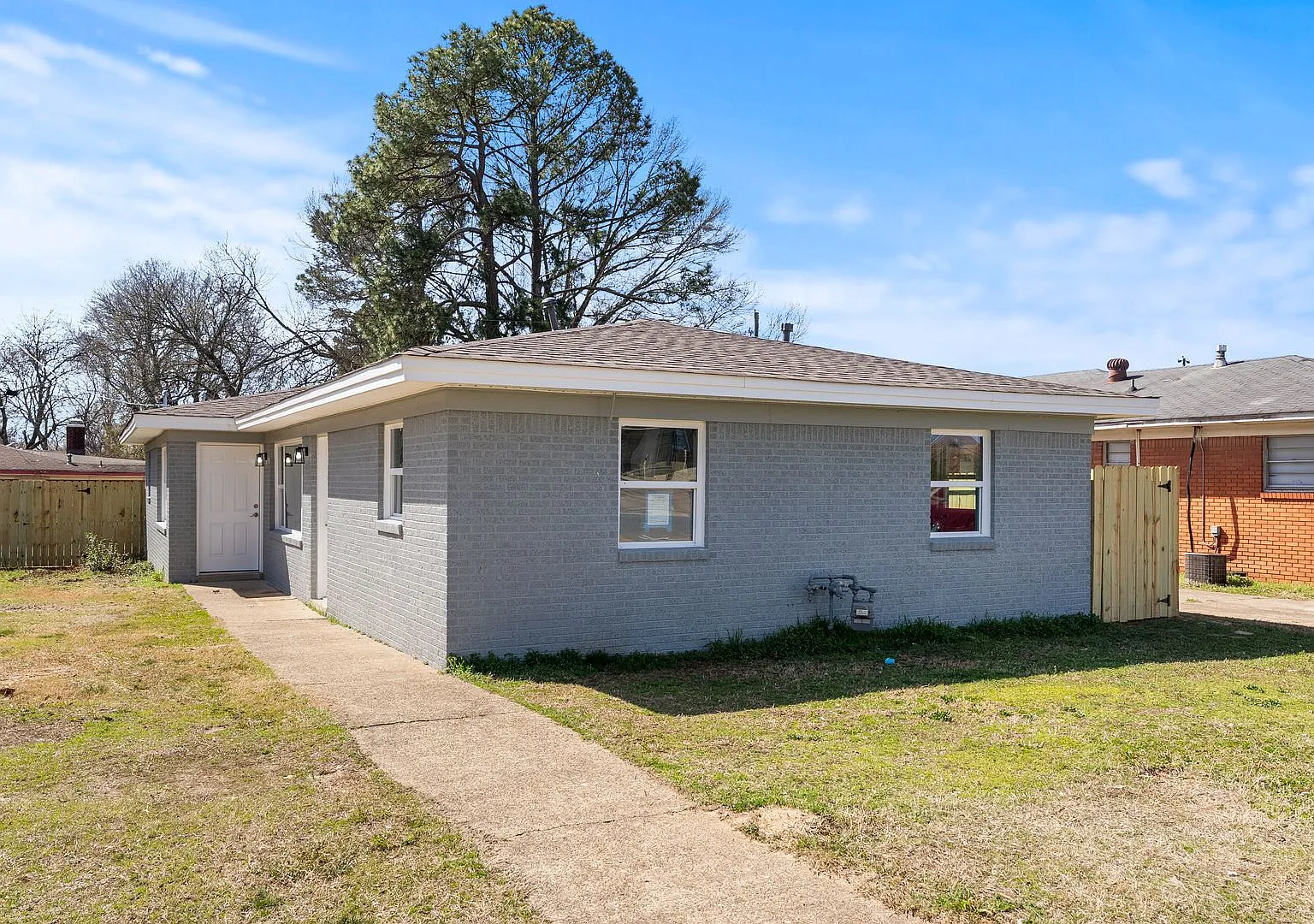 611 & 613 Lenora St. — Photo 1